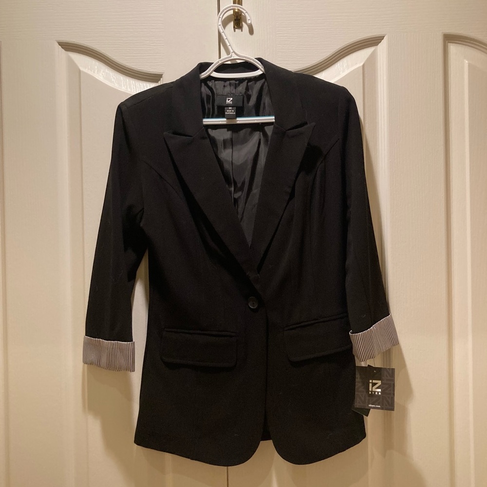 Black blazer one button jacket with flap pockets and cuff sleeves junior size